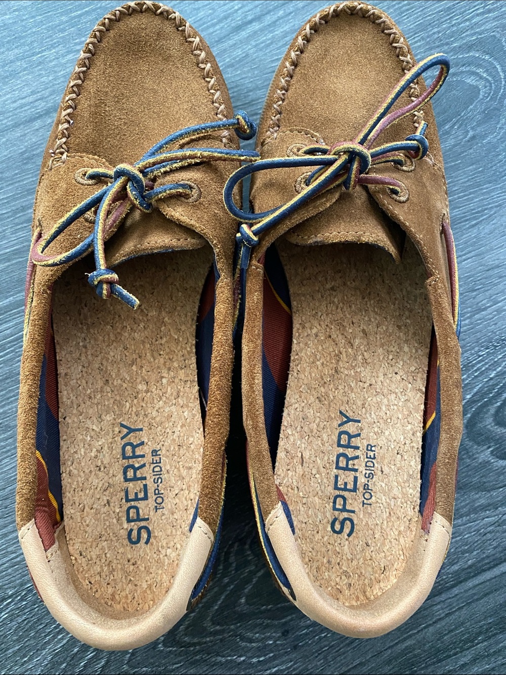 Sperry Women’s Tan Brown Suede Boat Shoes with Multicolor Laces - Picture 3 of 6